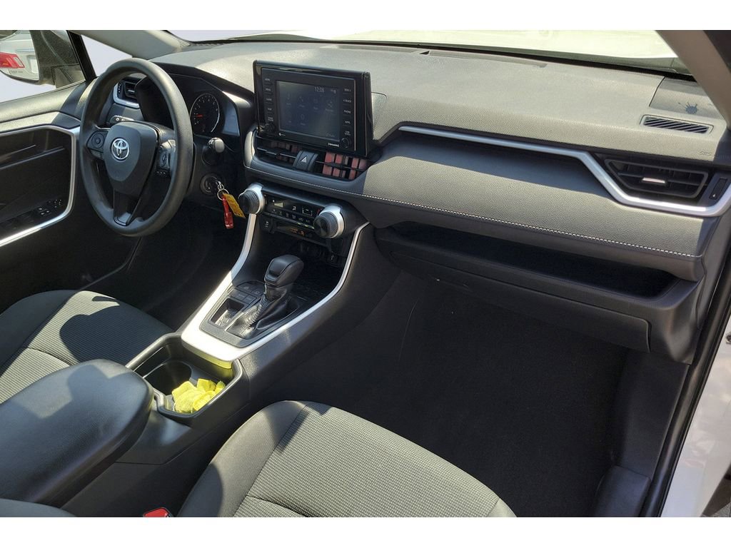 Used 2021 Toyota RAV4 LE FWD image 26