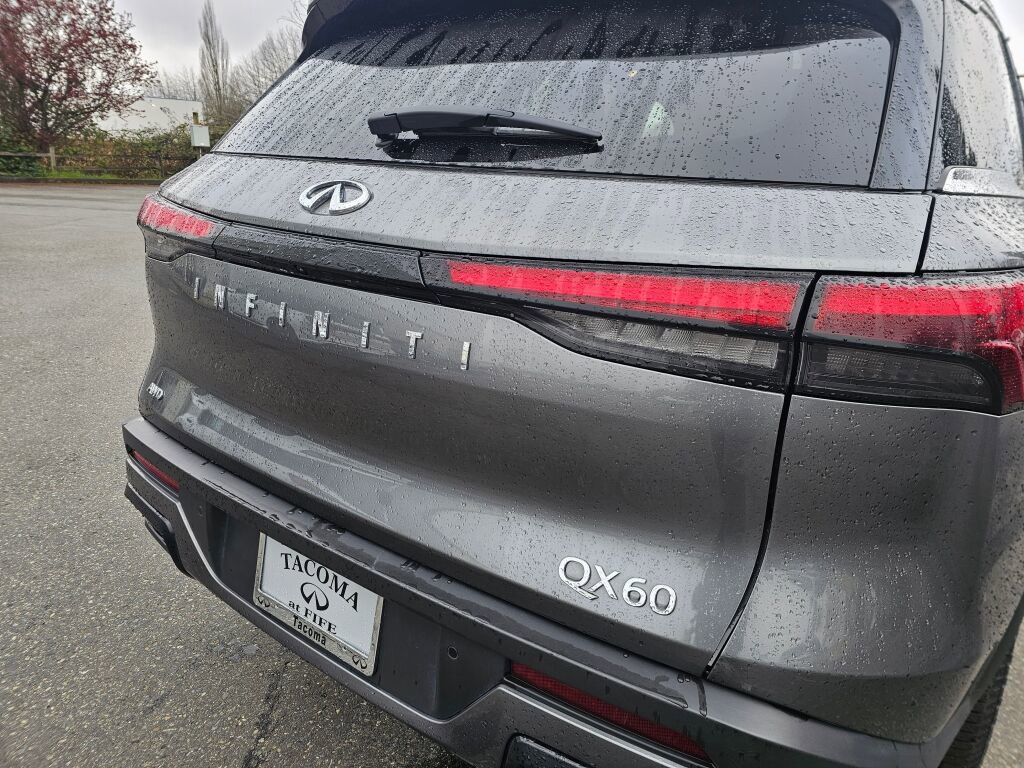Used 2024 INFINITI QX60 Luxe image 18