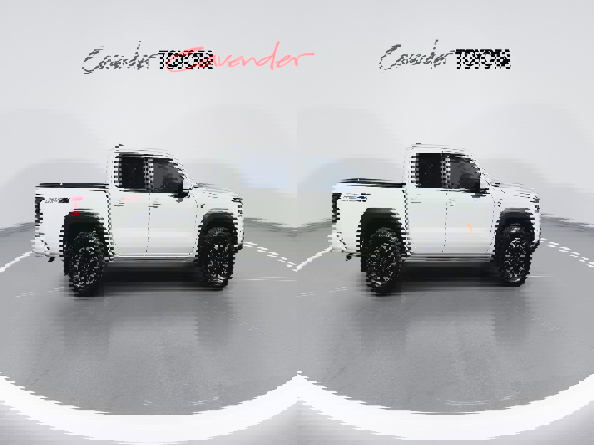 Used 2024 Nissan Frontier PRO-4X w/ Off-Road Protection Package image 9