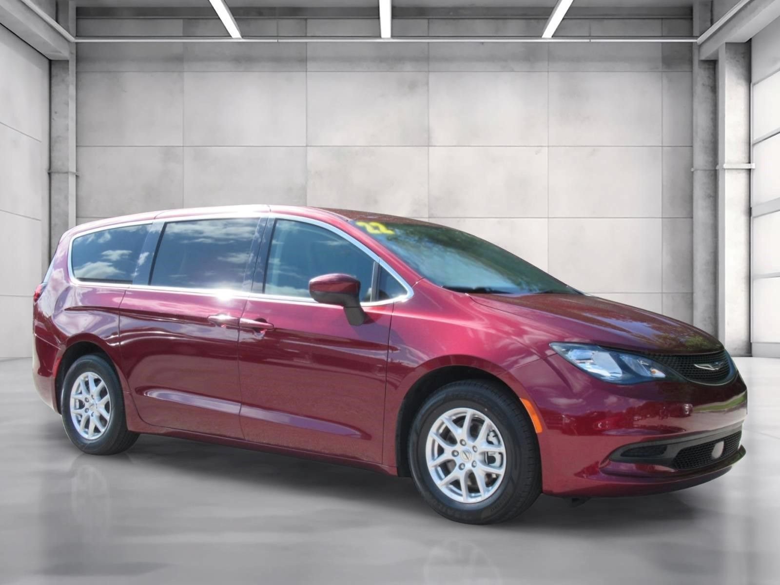 Certified 2022 Chrysler Voyager LX FWD image 1