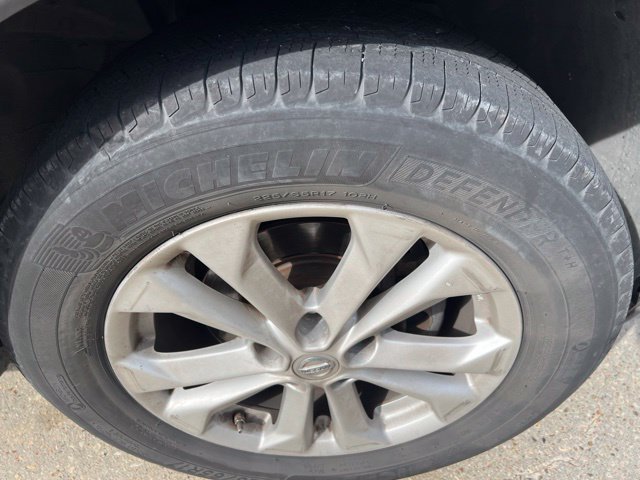 Used 2016 Nissan Rogue S AWD/4WD image 6