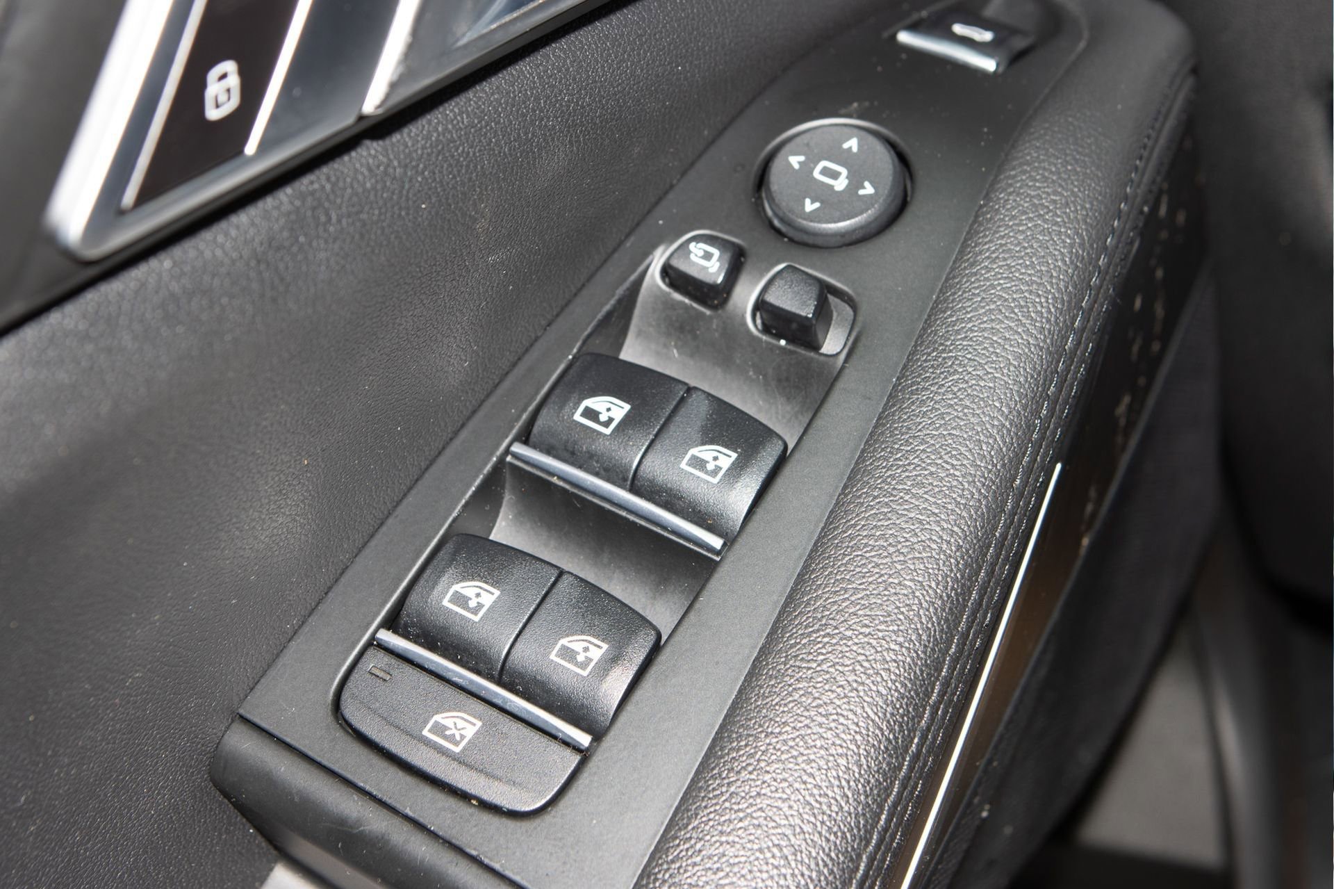 Used 2022 BMW X5 sDrive40i w/ Premium Package image 26