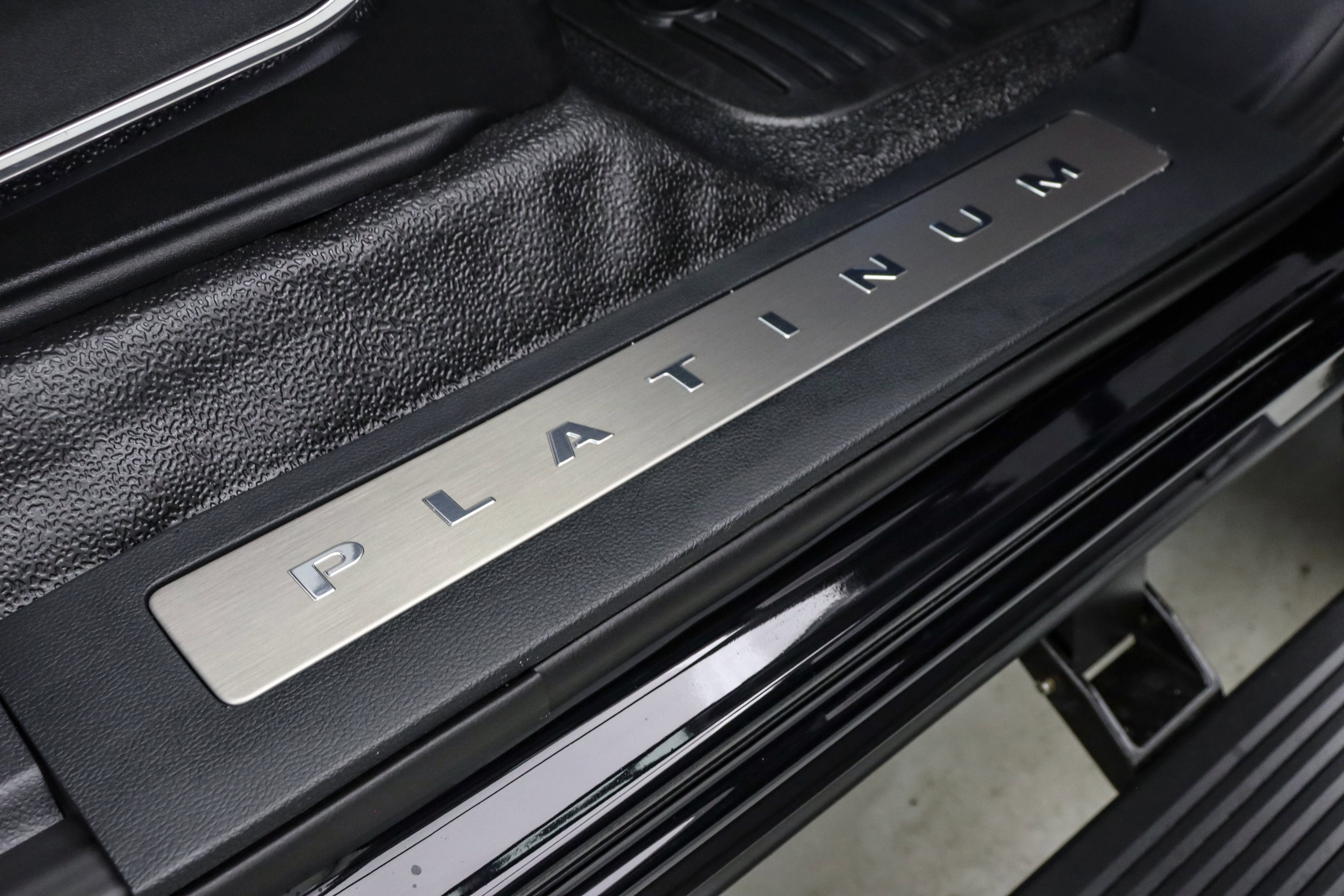 New 2026 Ford F350 Platinum w/ Tremor Off-Road Package image 30