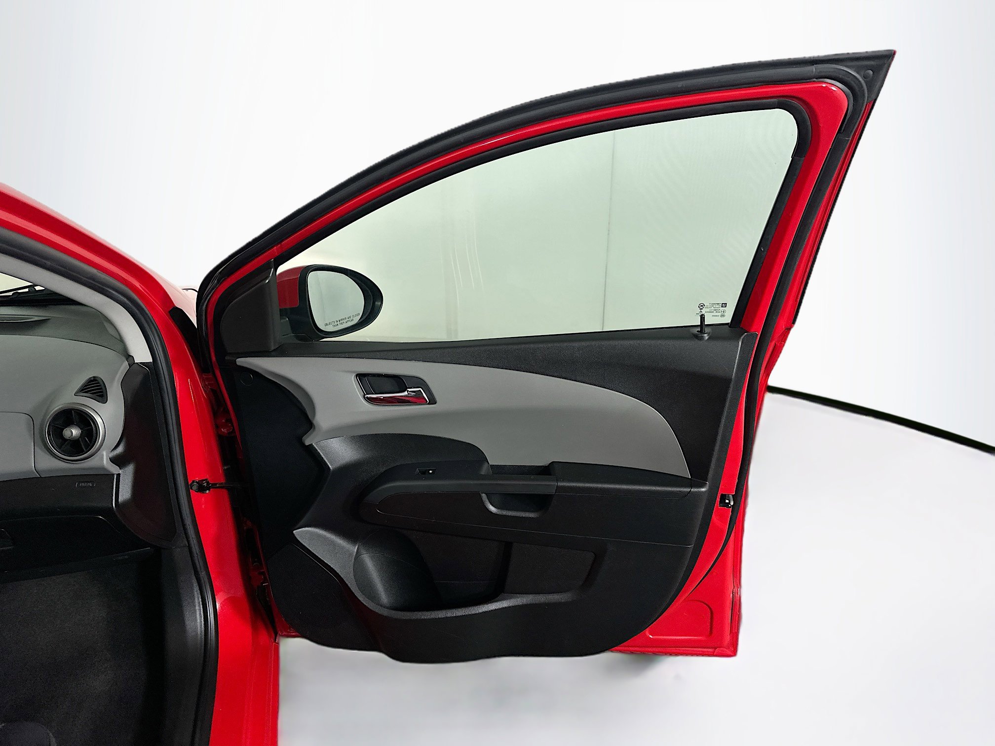 Used 2015 Chevrolet Sonic LT image 28