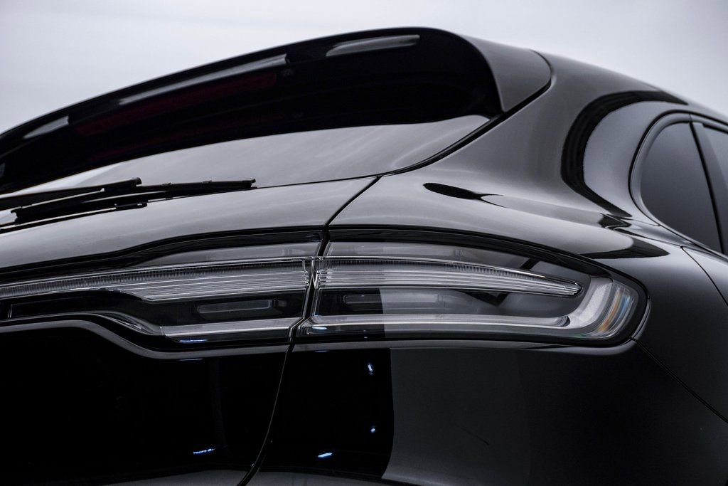 Certified 2023 Porsche Macan GTS image 12
