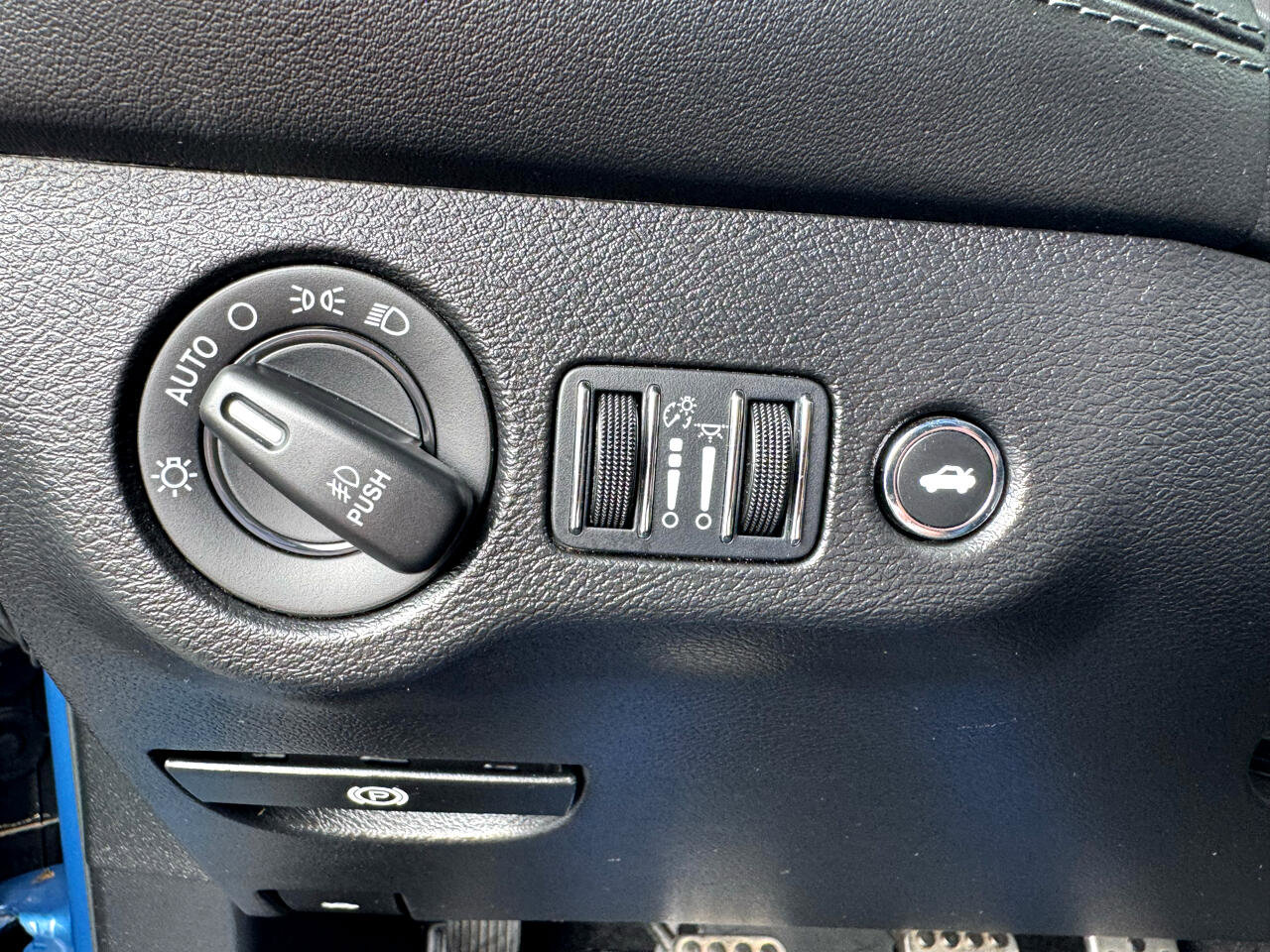 Used 2023 Dodge Challenger R/T w/ Plus Package image 21