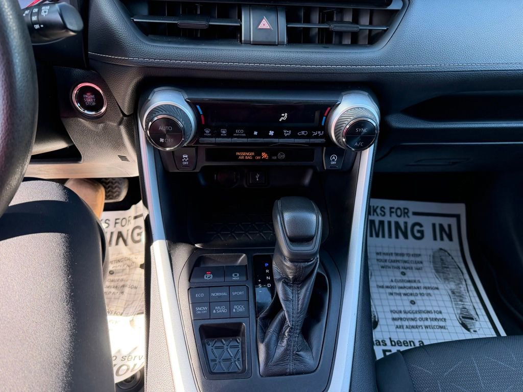 Used 2021 Toyota RAV4 XLE image 18