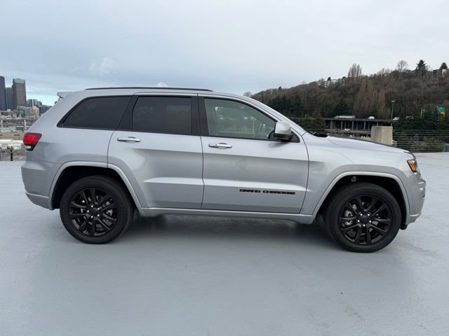 Used 2021 Jeep Grand Cherokee Laredo X image 5