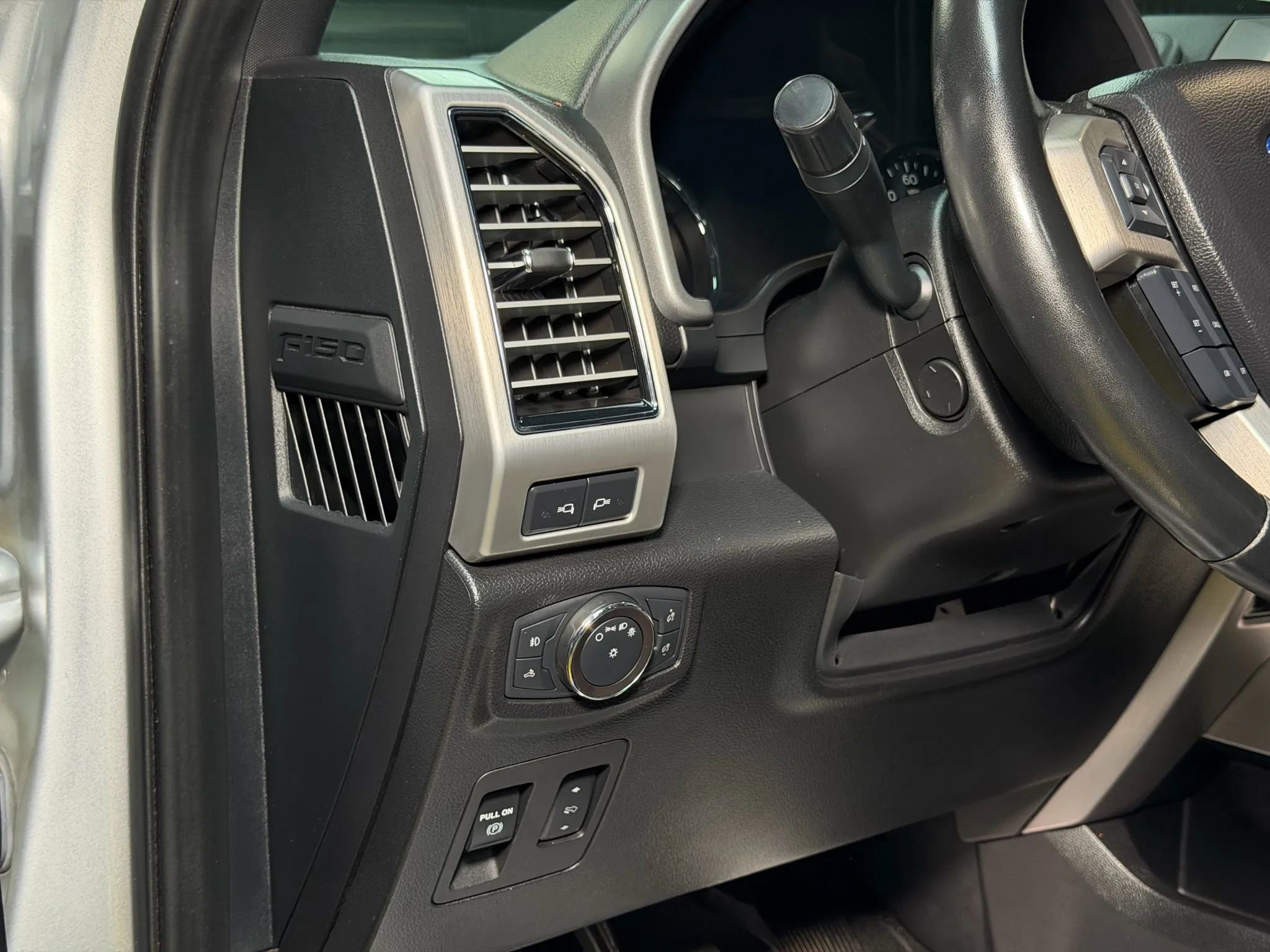 Used 2019 Ford F150 Platinum image 37