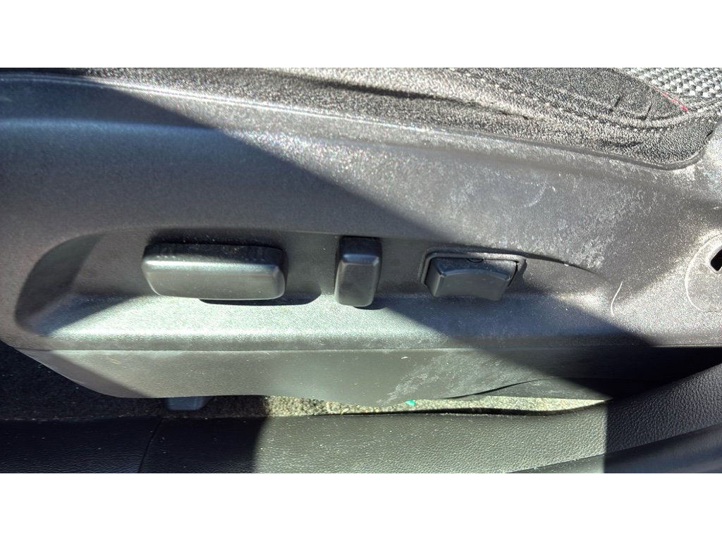 Used 2017 Chevrolet Equinox LT w/ Convenience Package image 9