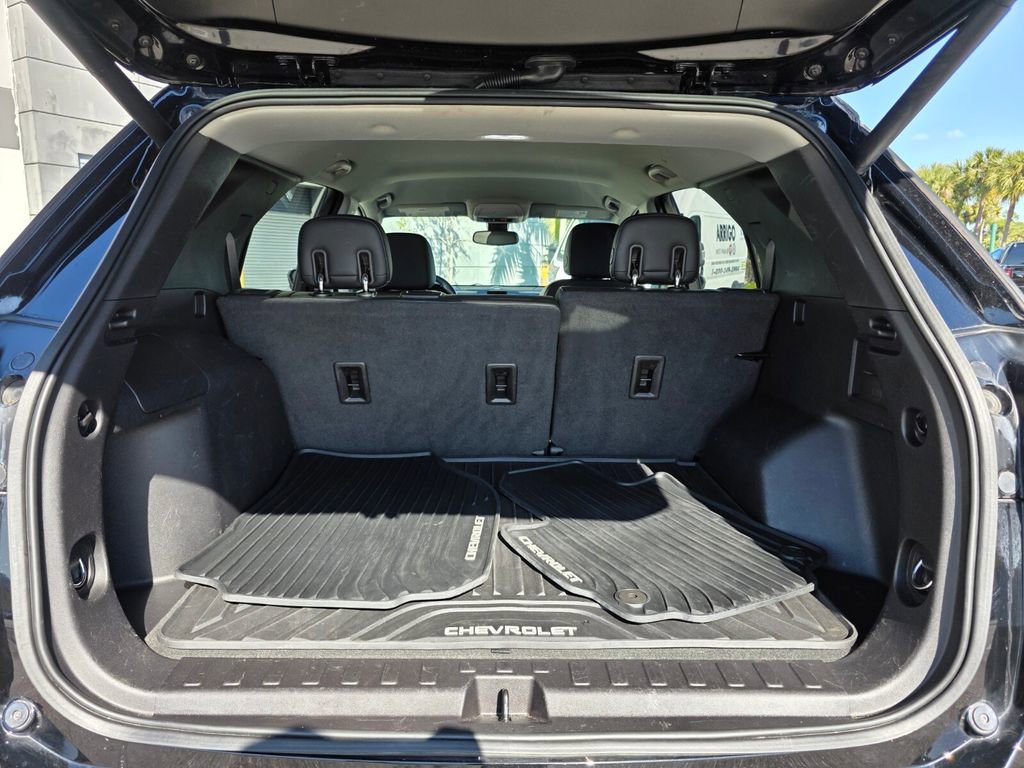 Used 2018 Chevrolet Equinox Premier image 16