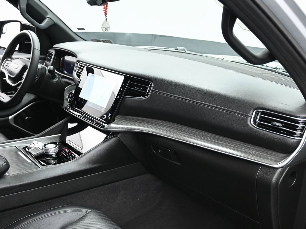 Used 2024 Jeep Wagoneer Series II w/ Flexible Seating Group image 39