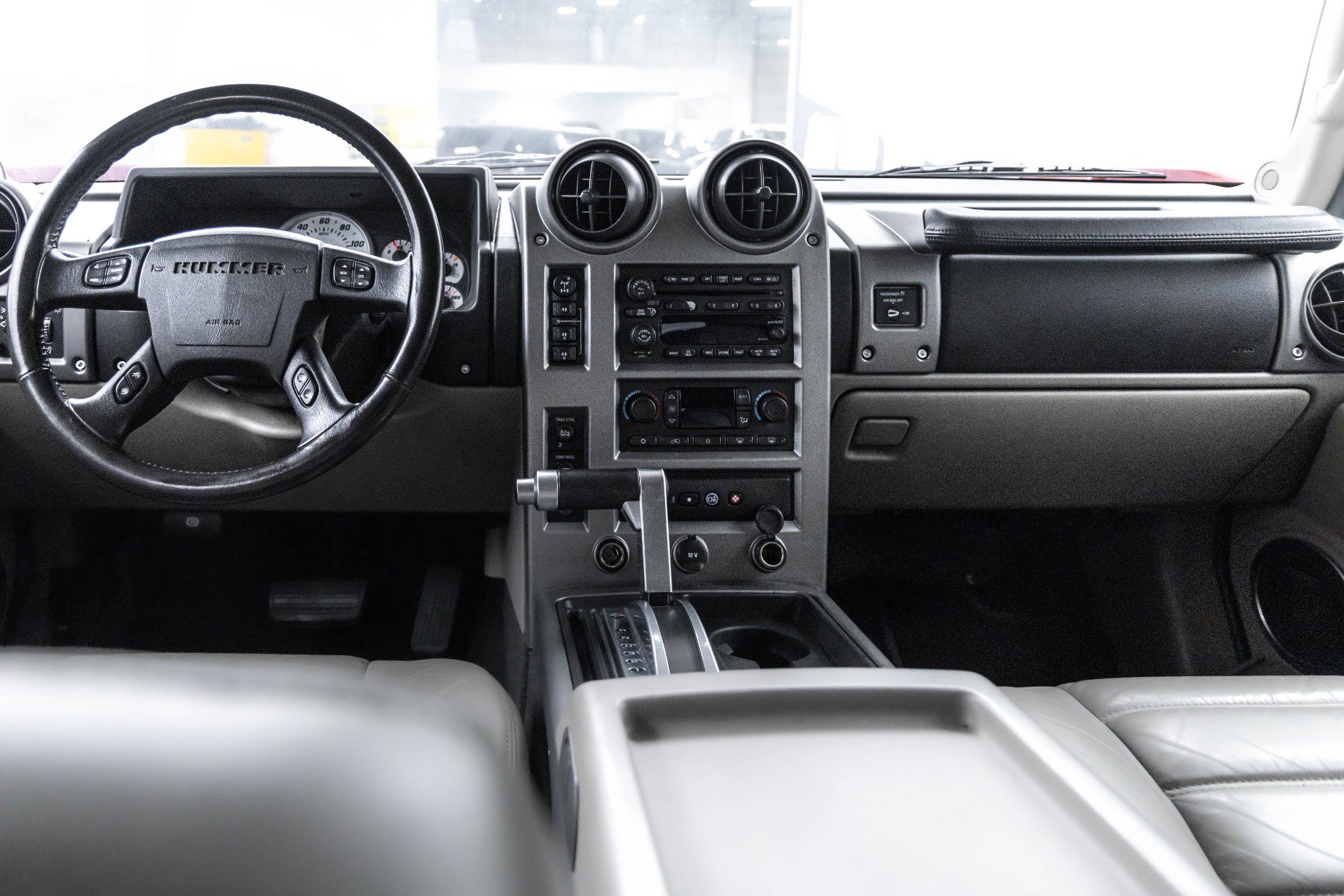 Used 2003 HUMMER H2 Luxury w/ Preferred Equipment Group image 5