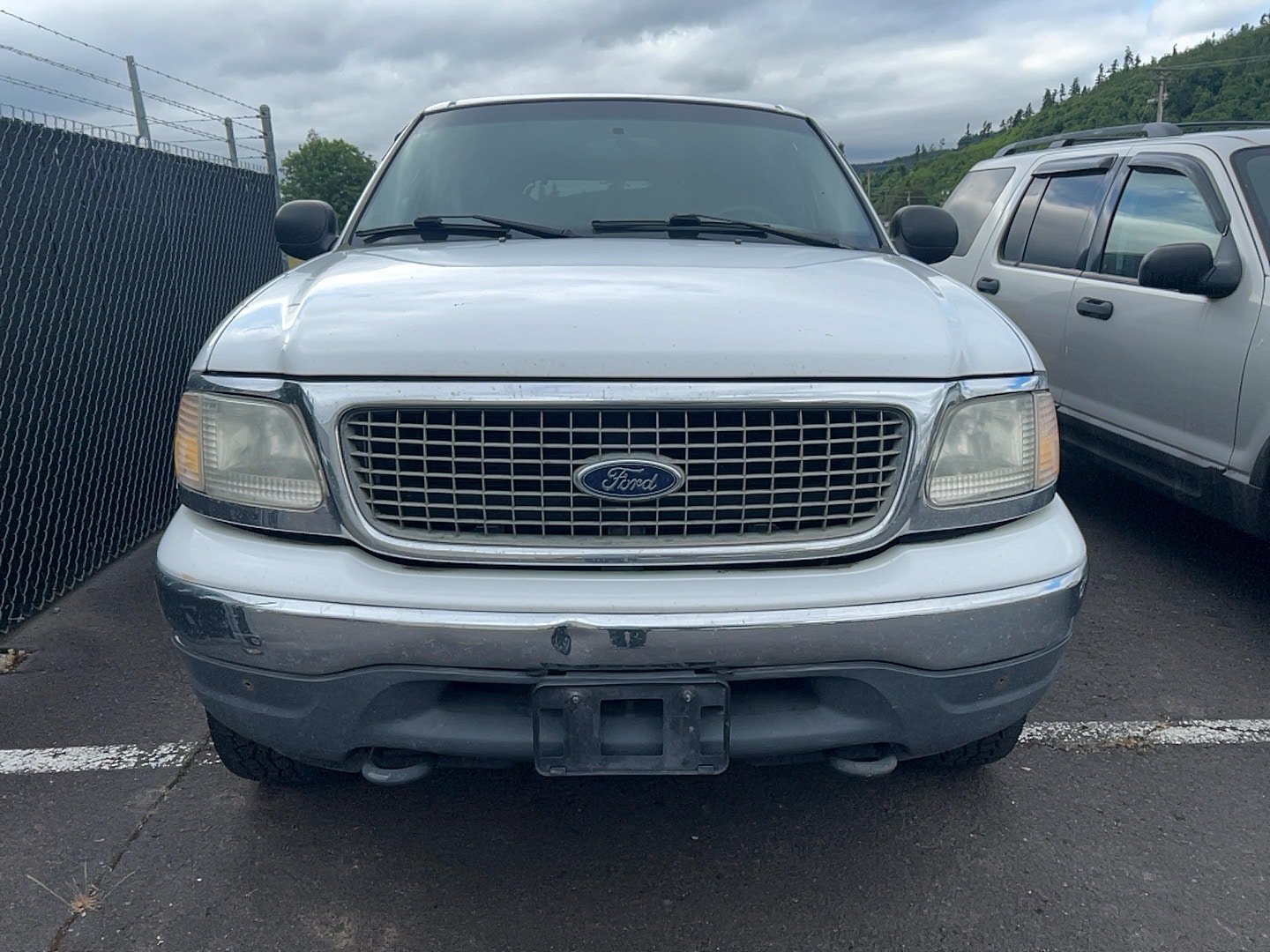 Used 2000 Ford Expedition XLT AWD/4WD image 3