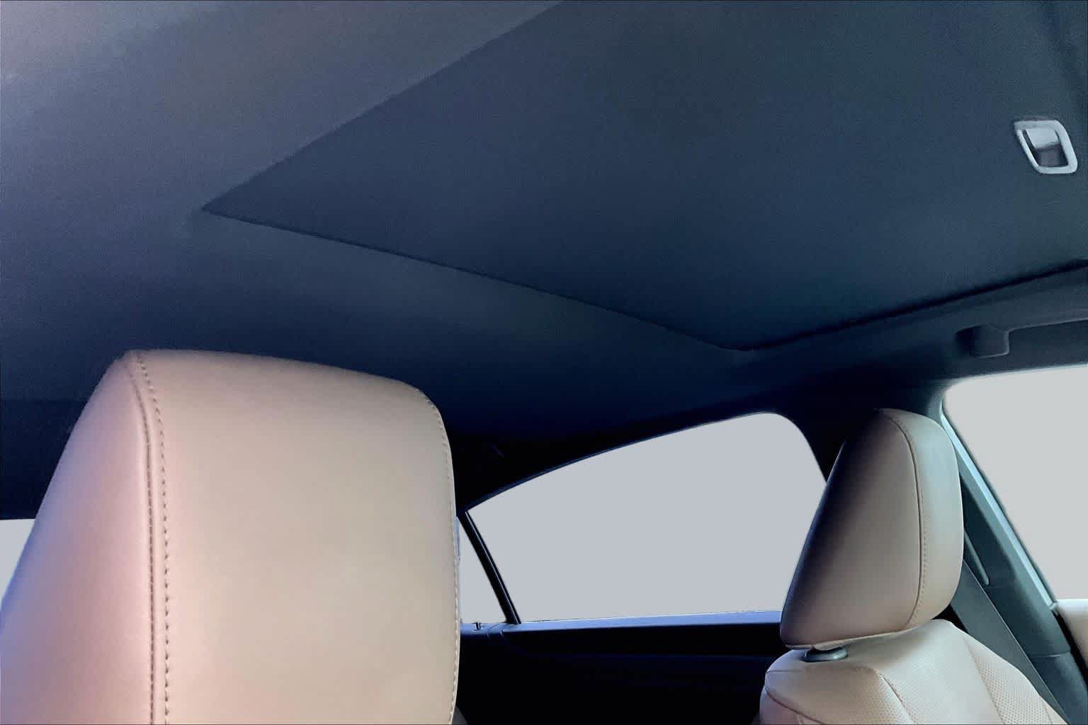Used 2025 Lexus ES 300h w/ Premium Package FWD image 14