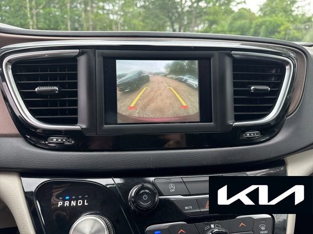 Used 2020 Chrysler Voyager Lxi FWD image 19