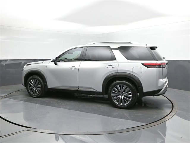 Used 2025 Nissan Pathfinder SL w/ SL Premium Package image 5