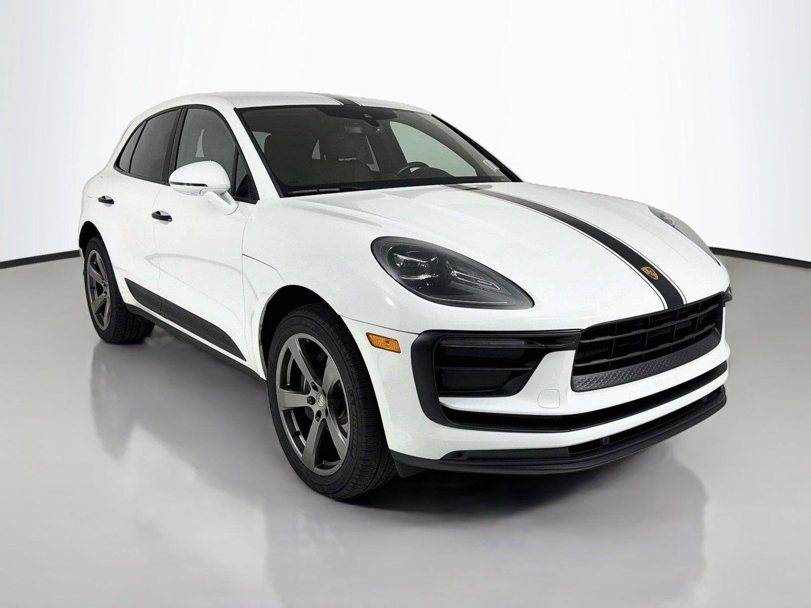 Used 2022 Porsche Macan AWD/4WD image 29