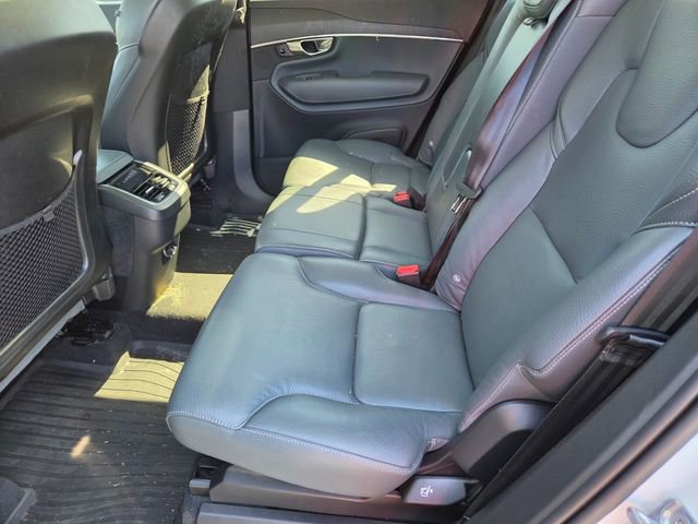 Used 2020 Volvo XC90 T6 Momentum w/ Protection Package Premier image 10