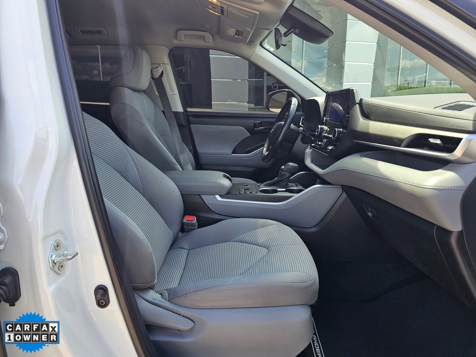 Used 2023 Toyota Highlander LE AWD/4WD image 24