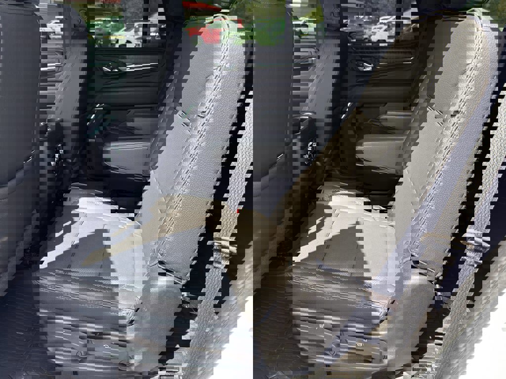 Used 2024 GMC Yukon Denali image 22