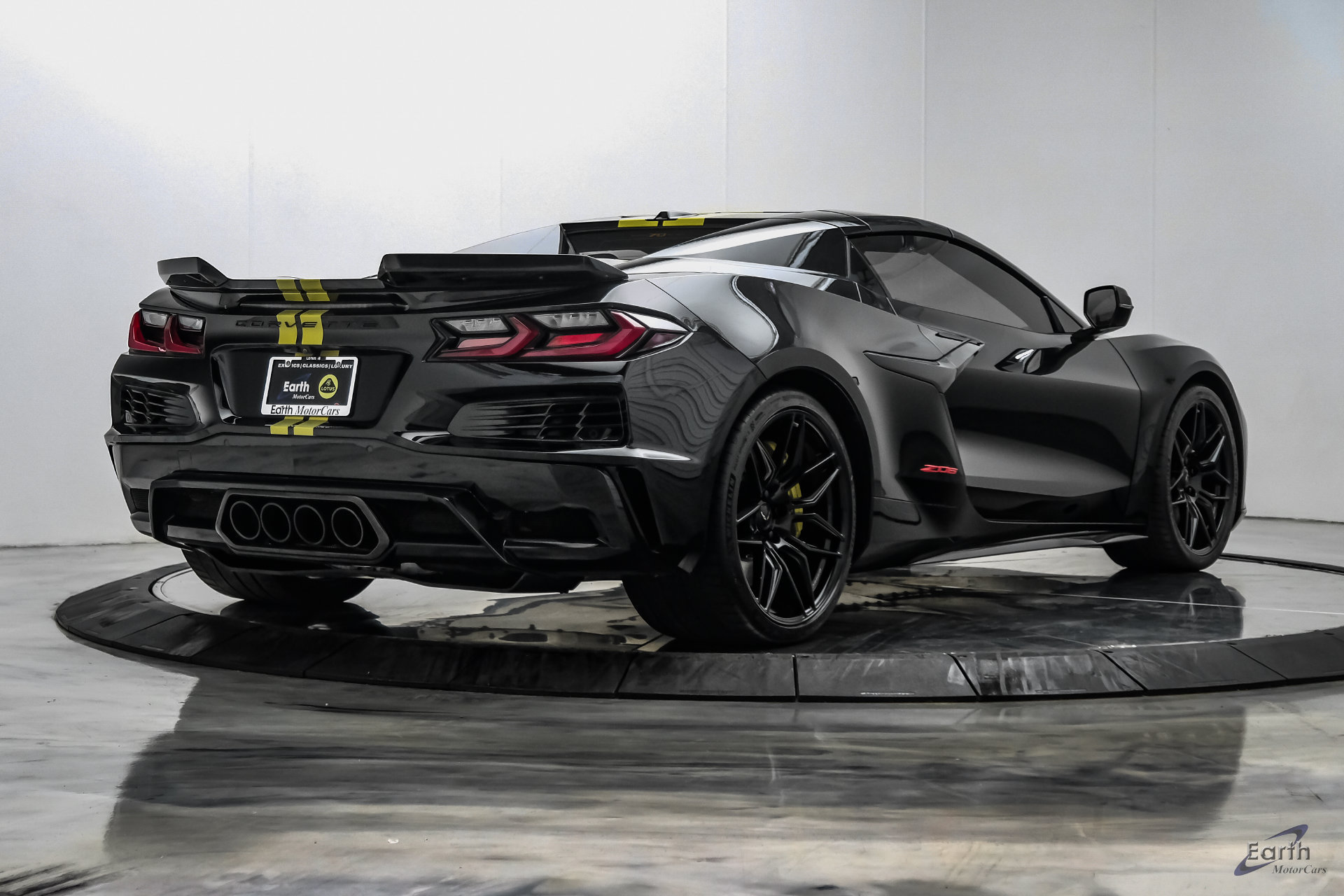 Used 2023 Chevrolet Corvette Z06 w/ Stealth Interior Trim Package RWD image 22