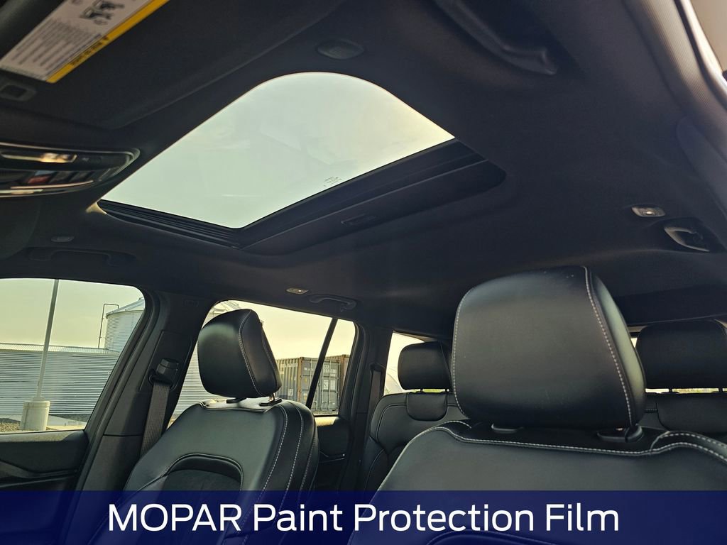 Used 2025 Jeep Grand Cherokee Altitude image 31