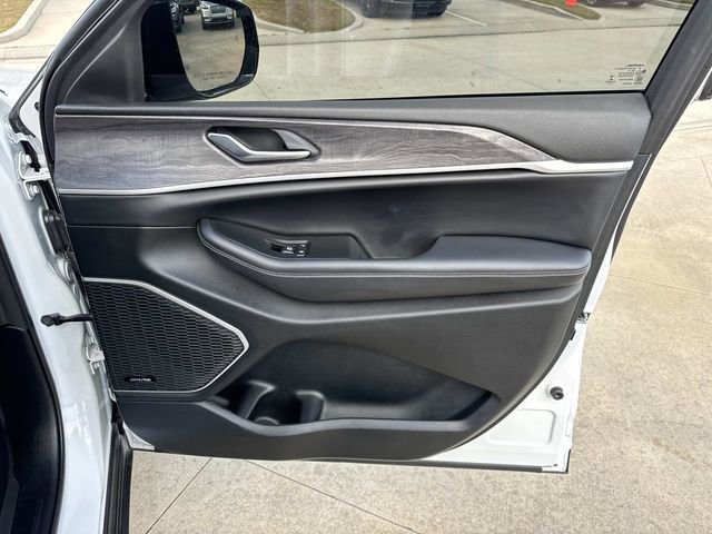 Used 2021 Jeep Grand Cherokee L Limited image 15