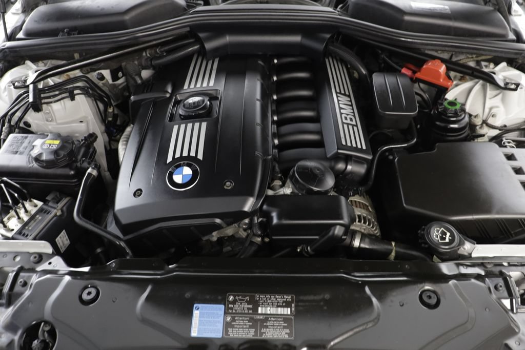 Used 2008 BMW 528xi Sedan AWD/4WD image 23