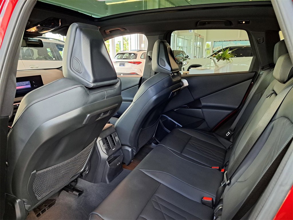 Used 2025 BMW X3 xDrive30i image 9