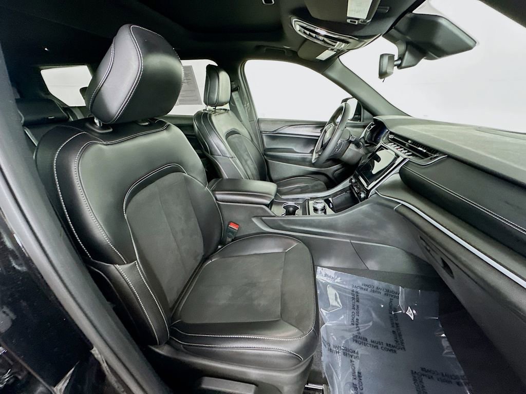 Certified 2024 Jeep Grand Cherokee L Altitude image 41