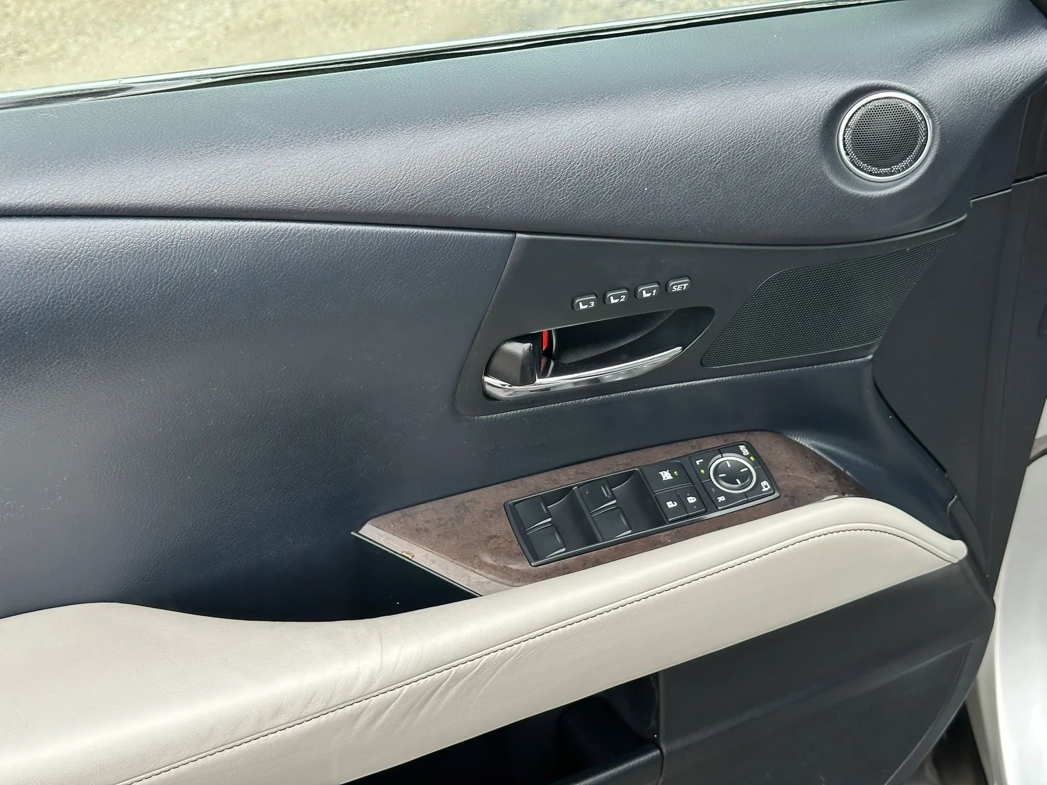 Used 2013 Lexus RX 450h FWD w/ Navigation Pkg image 11