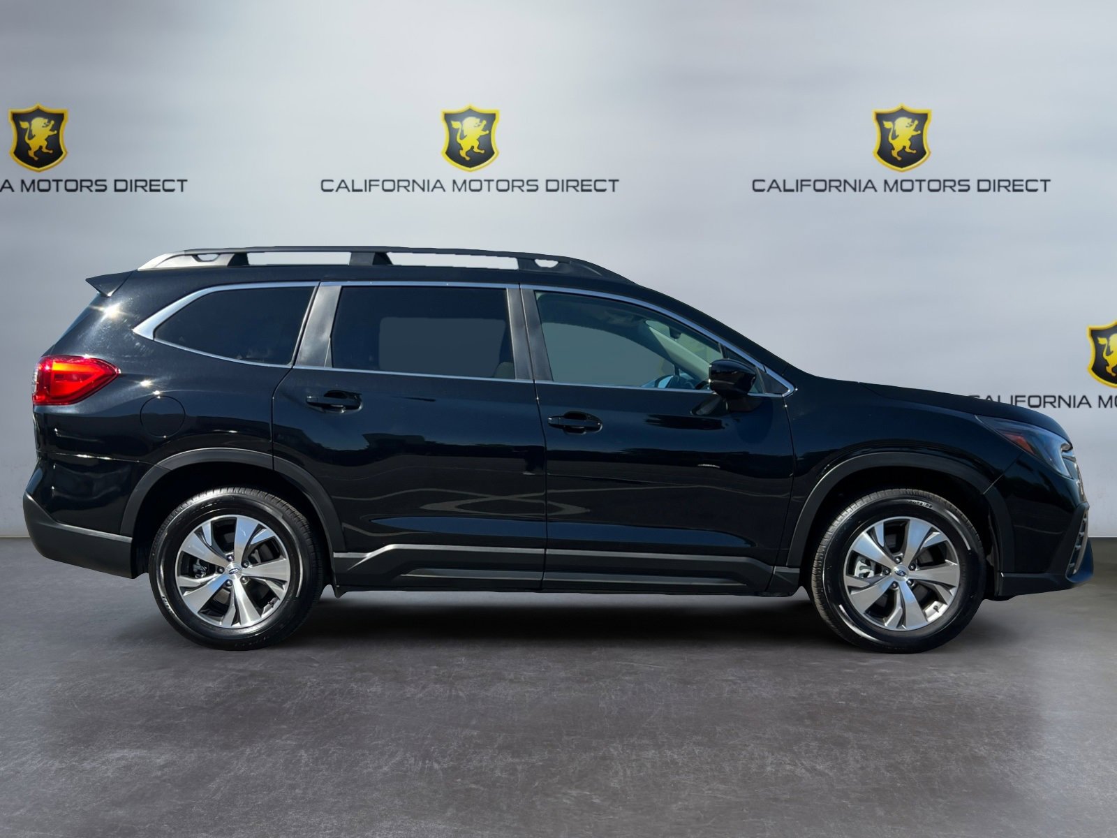 Used 2024 Subaru Ascent Premium w/ Convenience Package image 6