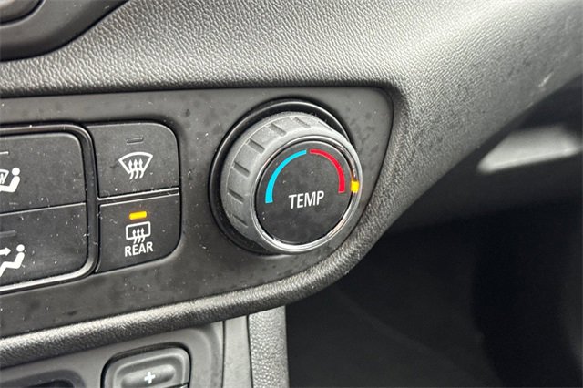 Used 2020 GMC Terrain SLE w/ Elevation Edition image 30