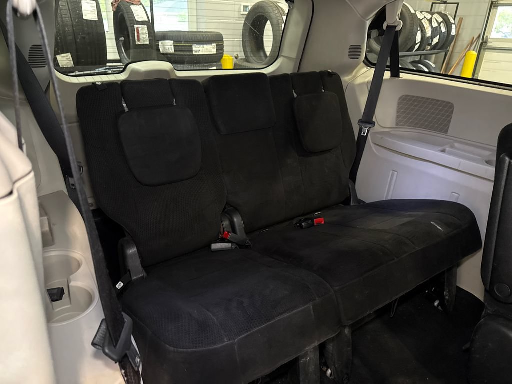 Used 2012 Dodge Grand Caravan Crew FWD image 15