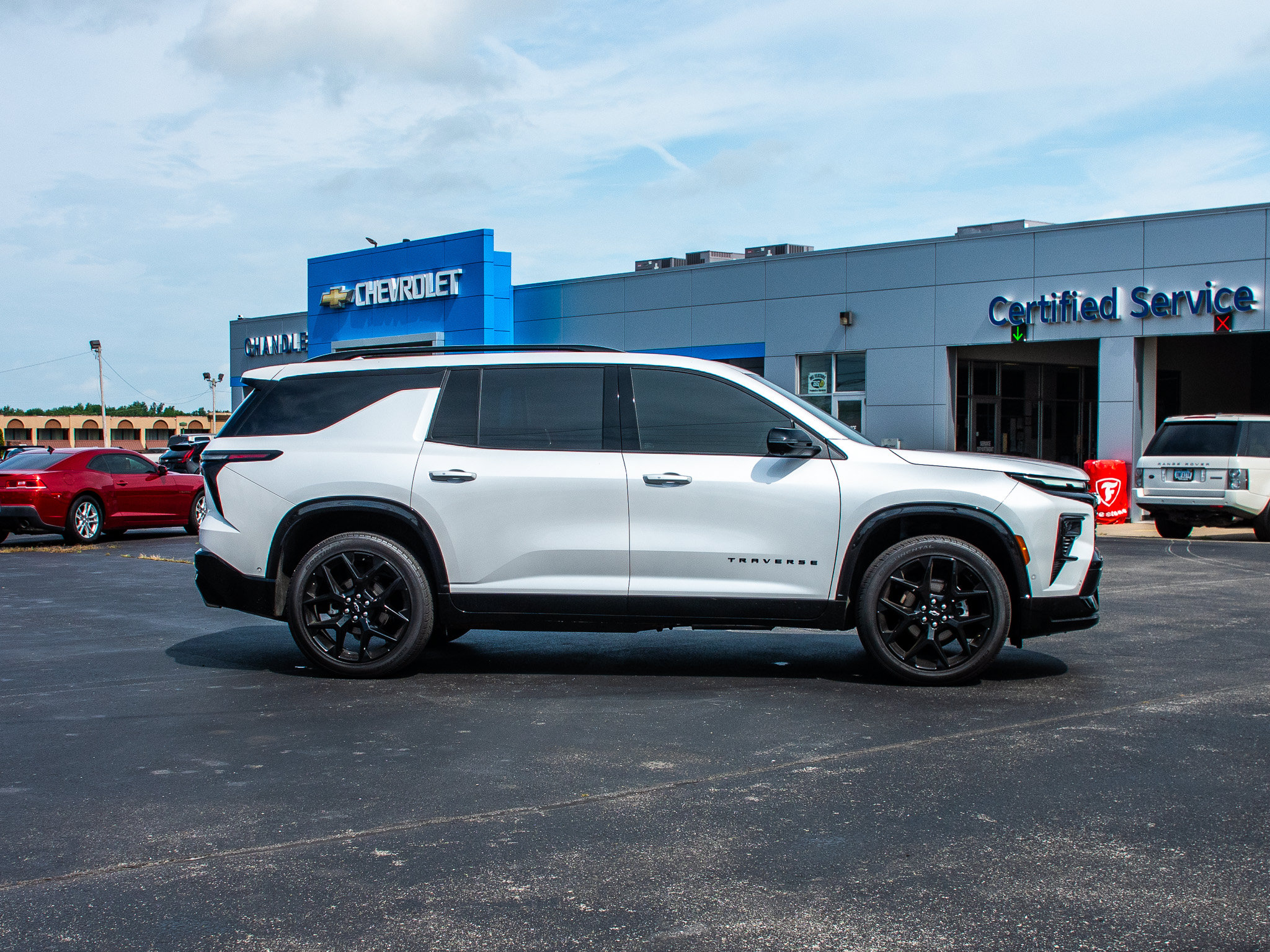 Used 2024 Chevrolet Traverse RS w/ LPO, Floor Liner Package AWD/4WD image 10