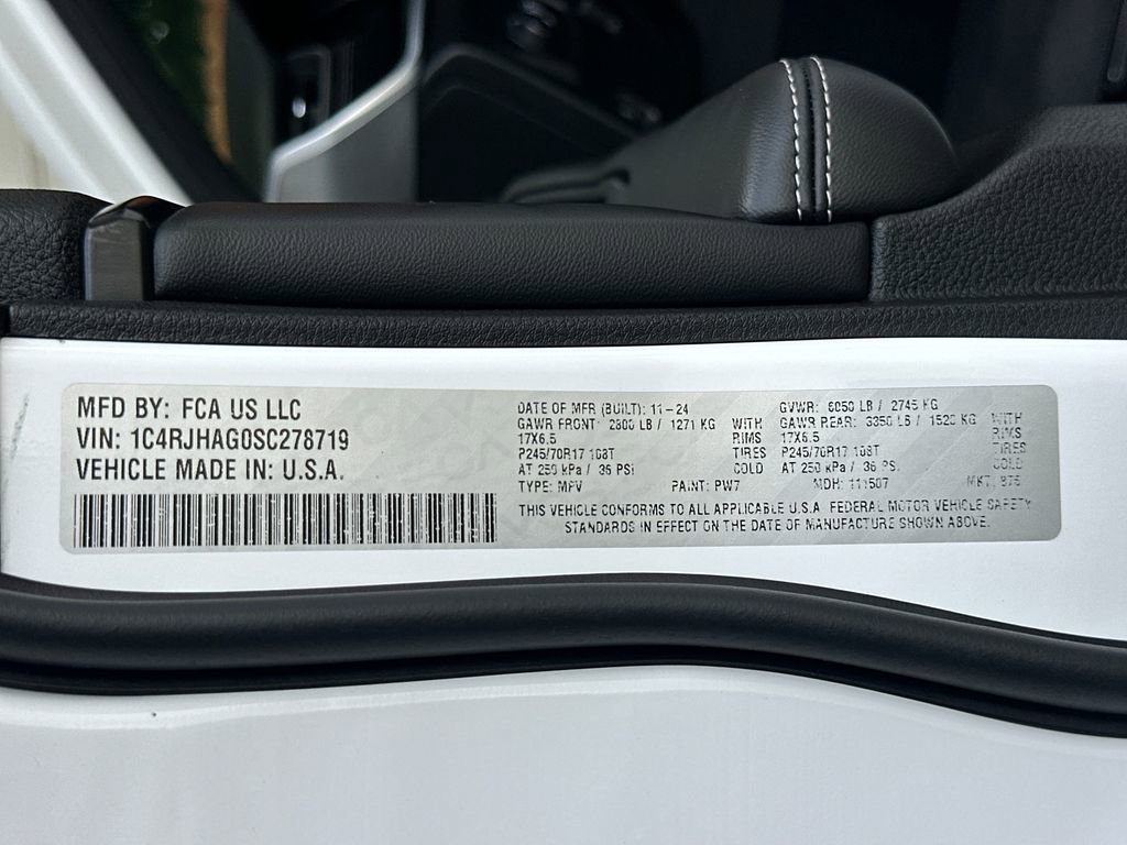 Used 2025 Jeep Grand Cherokee Laredo w/ Trailer Tow Package image 42