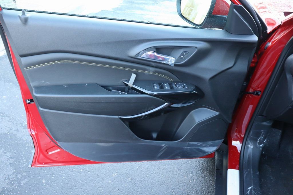 New 2026 Chevrolet Trax LT w/ LT Convenience Package image 3