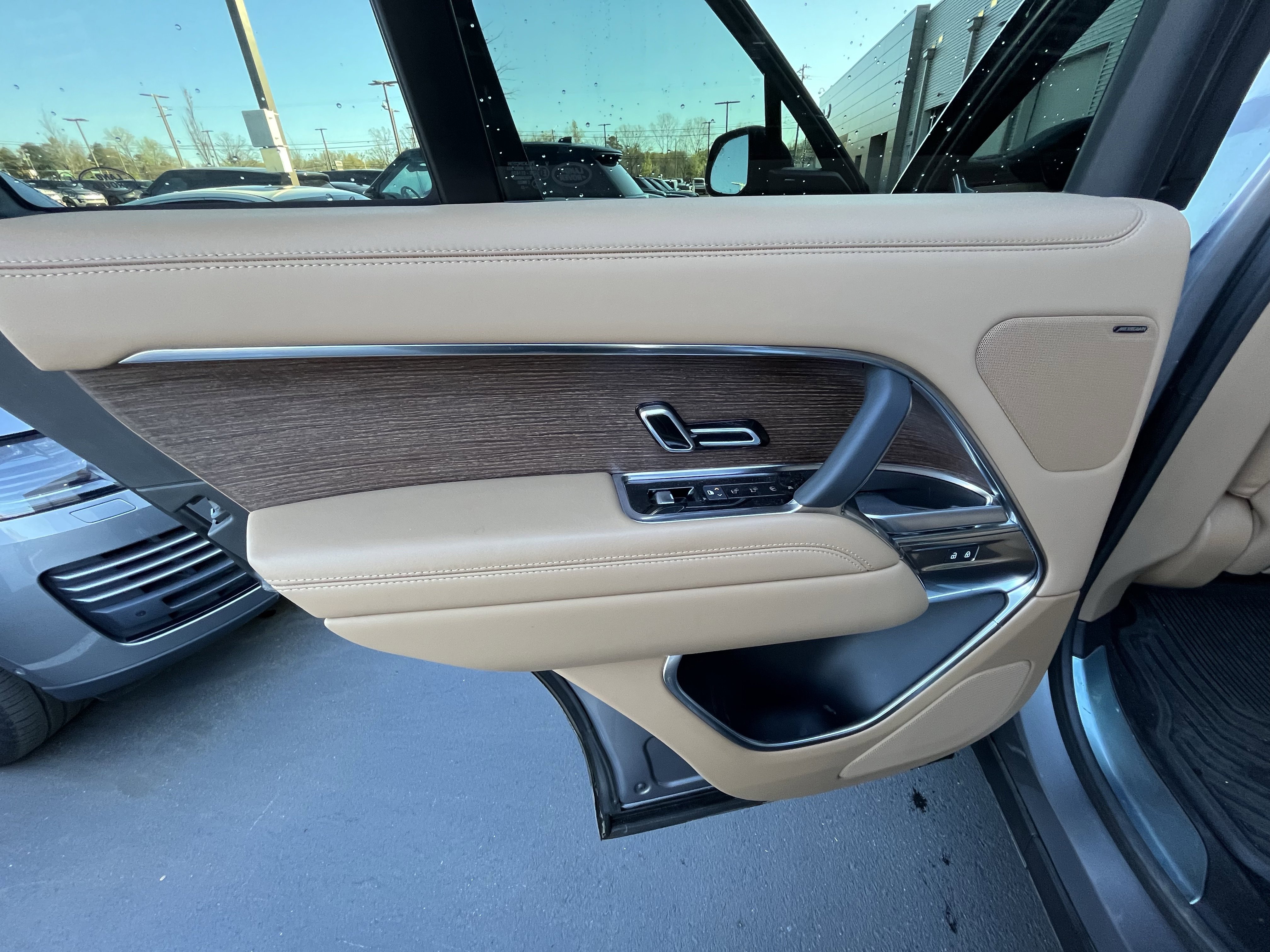 Certified 2023 Land Rover Range Rover SE image 27