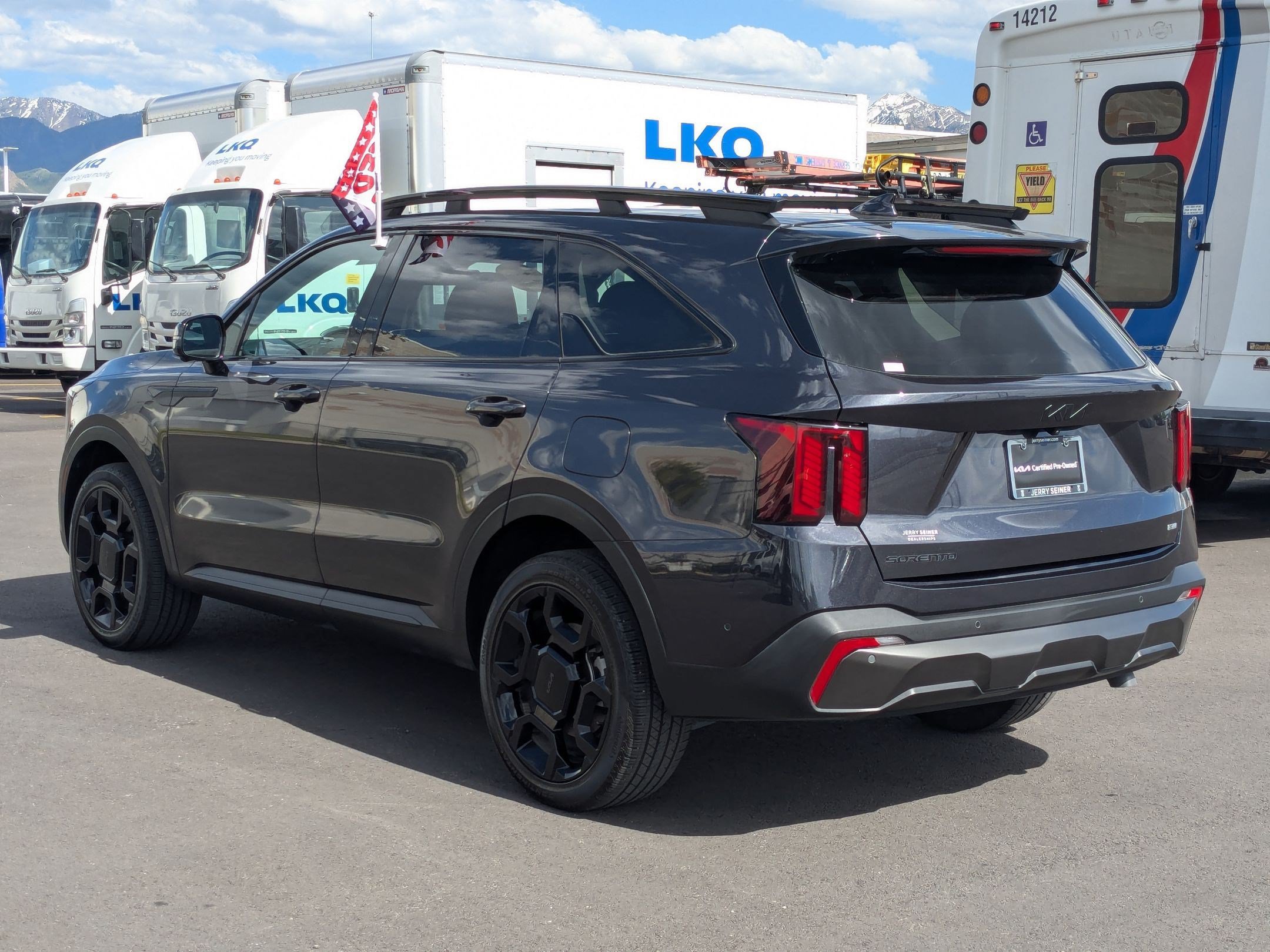 Certified 2025 Kia Sorento SX AWD/4WD image 3