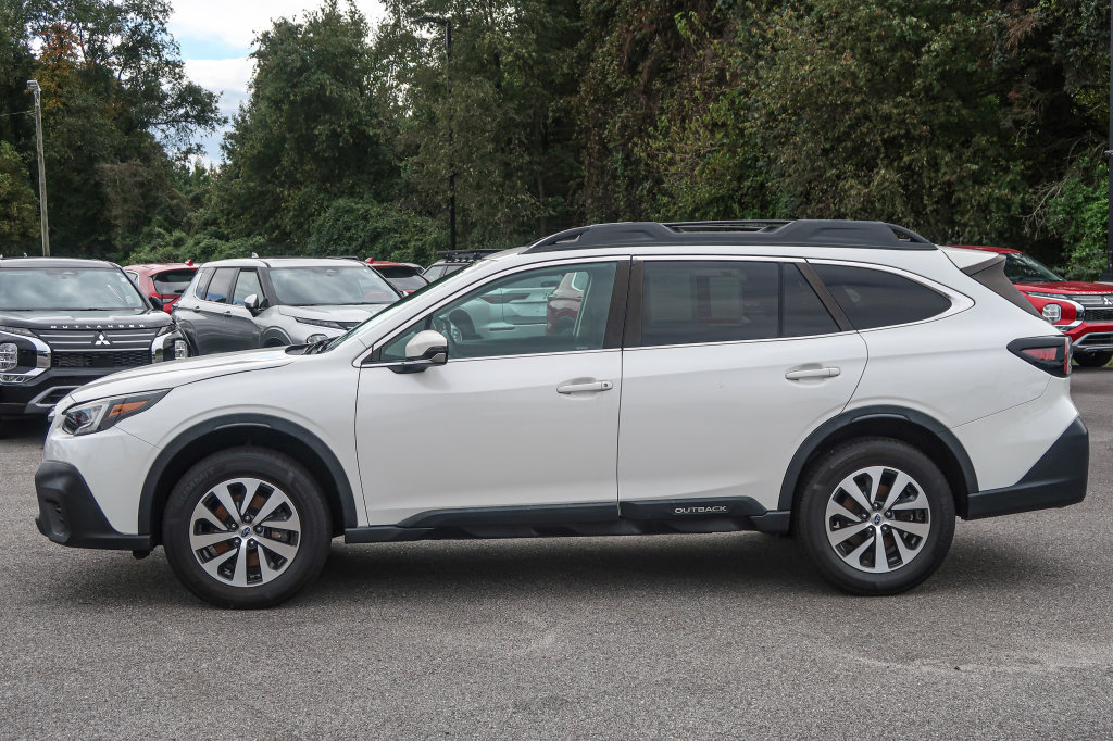 Used 2022 Subaru Outback Premium AWD/4WD image 2