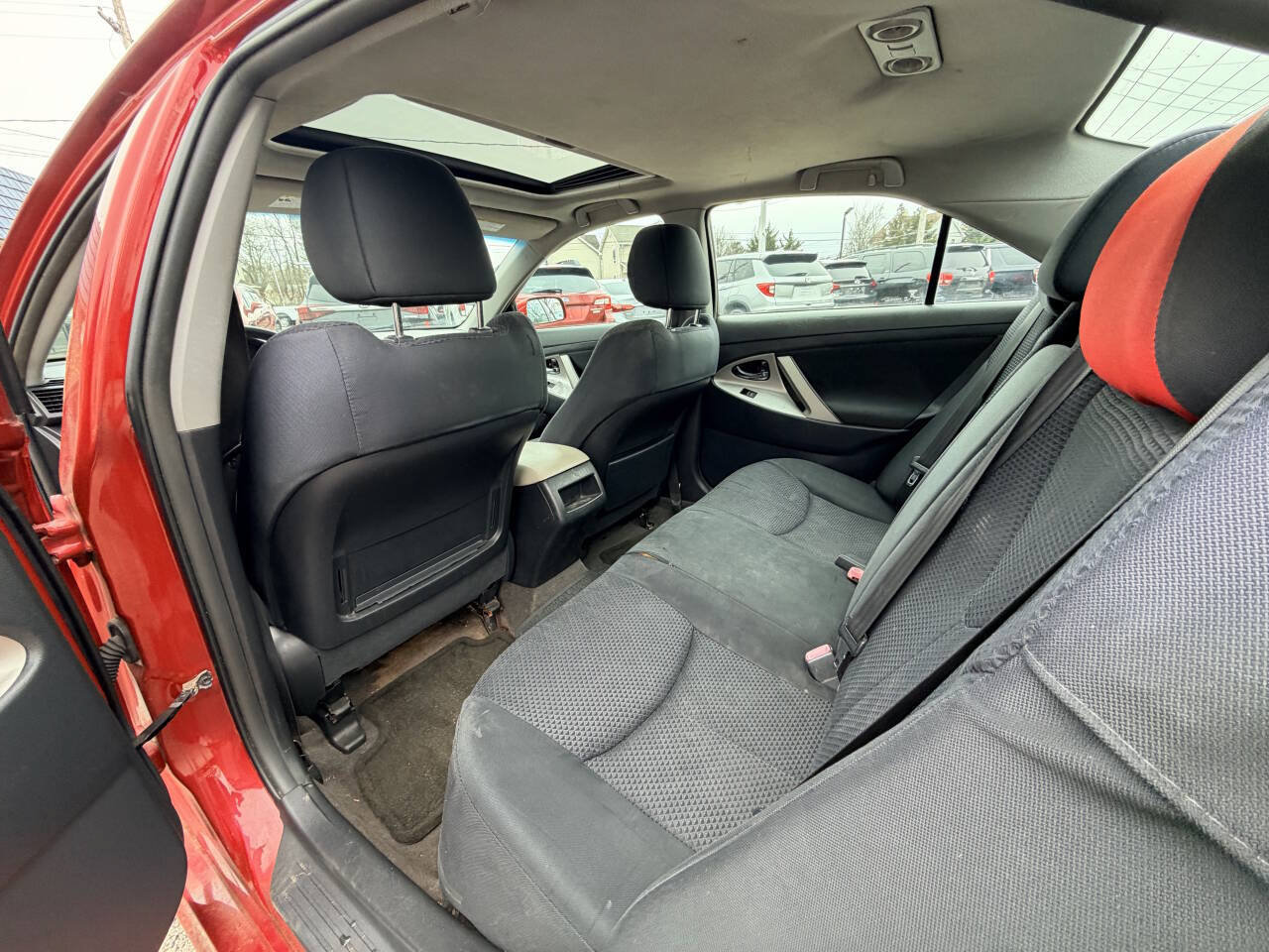 Used 2010 Toyota Camry SE FWD image 13