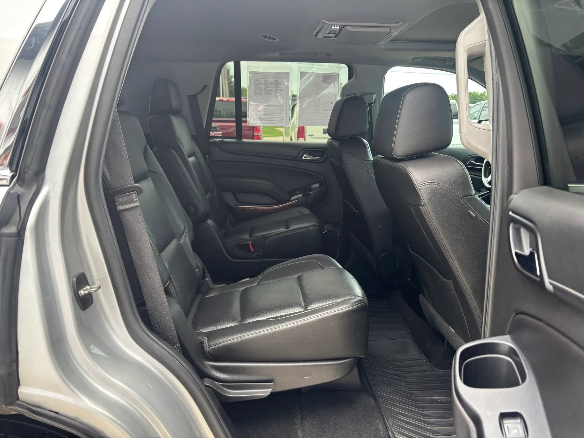 Used 2018 Chevrolet Tahoe Premier AWD/4WD image 16