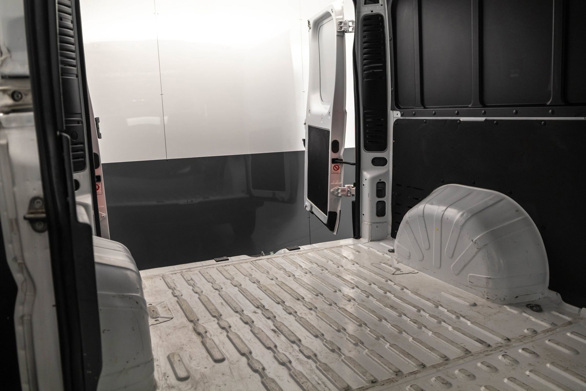 Used 2025 RAM ProMaster 2500 w/ Convenience Group FWD image 32