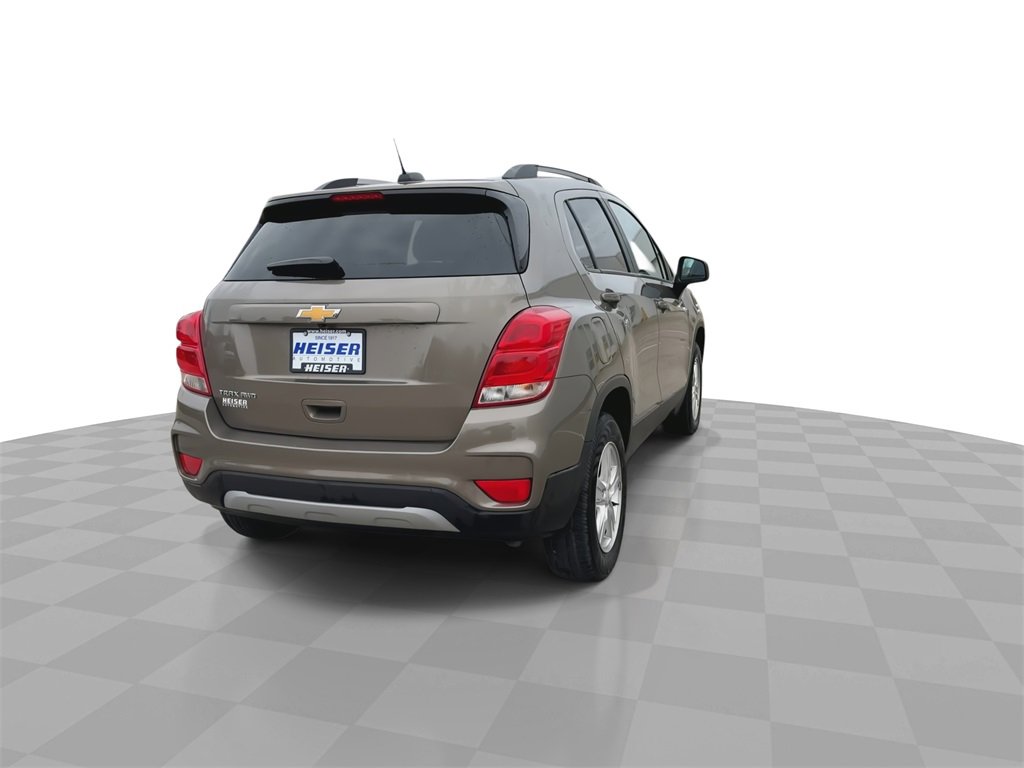 Used 2022 Chevrolet Trax LT w/ LT Convenience Package image 8