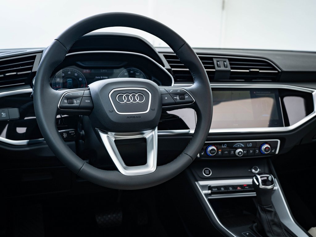 Certified 2025 Audi Q3 2.0T Premium Plus w/ Premium Plus Package image 4