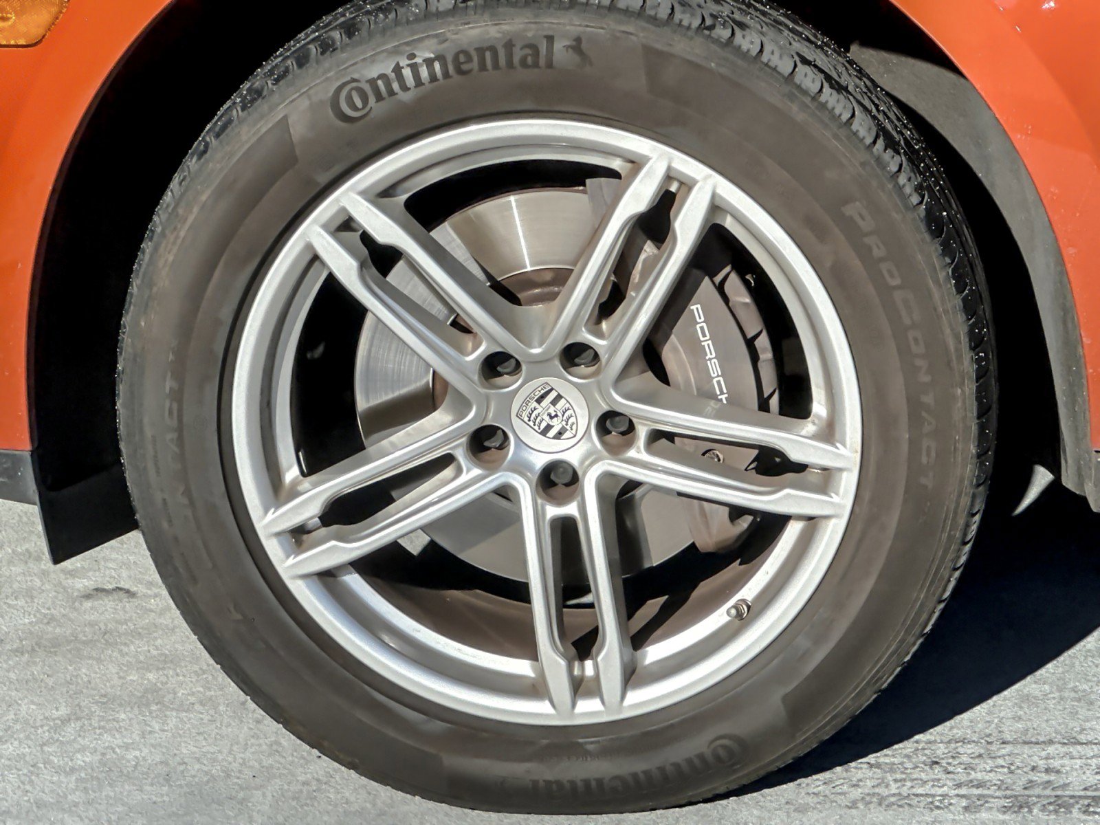 Used 2022 Porsche Macan w/ Premium Package Plus image 26