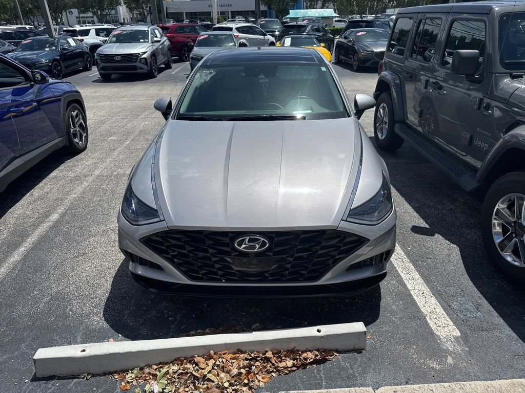 Used 2023 Hyundai Sonata Limited FWD image 2