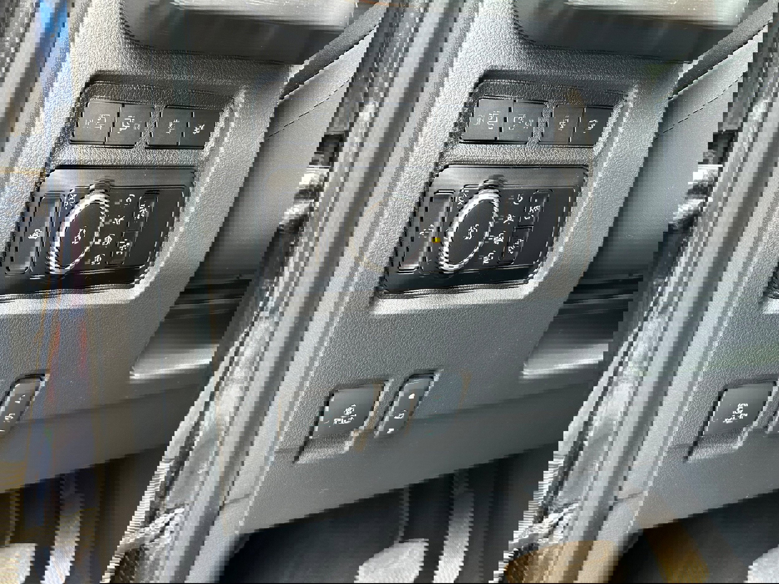 Used 2023 Ford F250 Lariat w/ Lariat Ultimate Package image 11