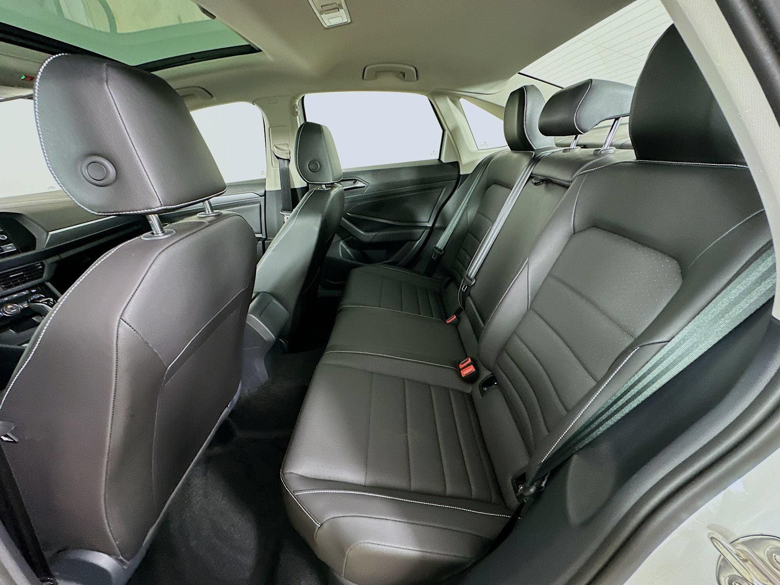 Used 2024 Volkswagen Jetta SE FWD image 35